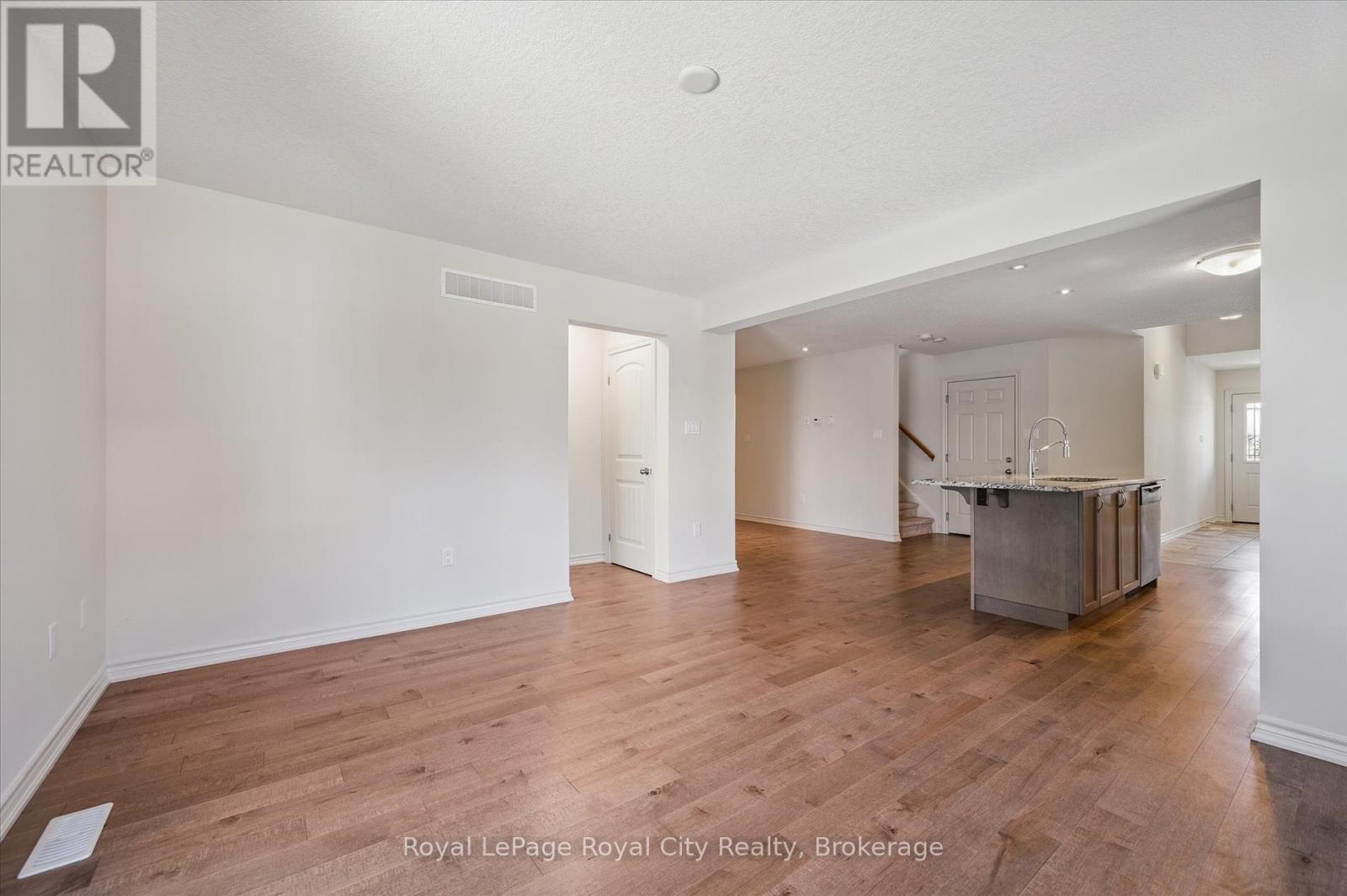 Photo 12 of 52 Aberdeen Street, Centre Wellington ON