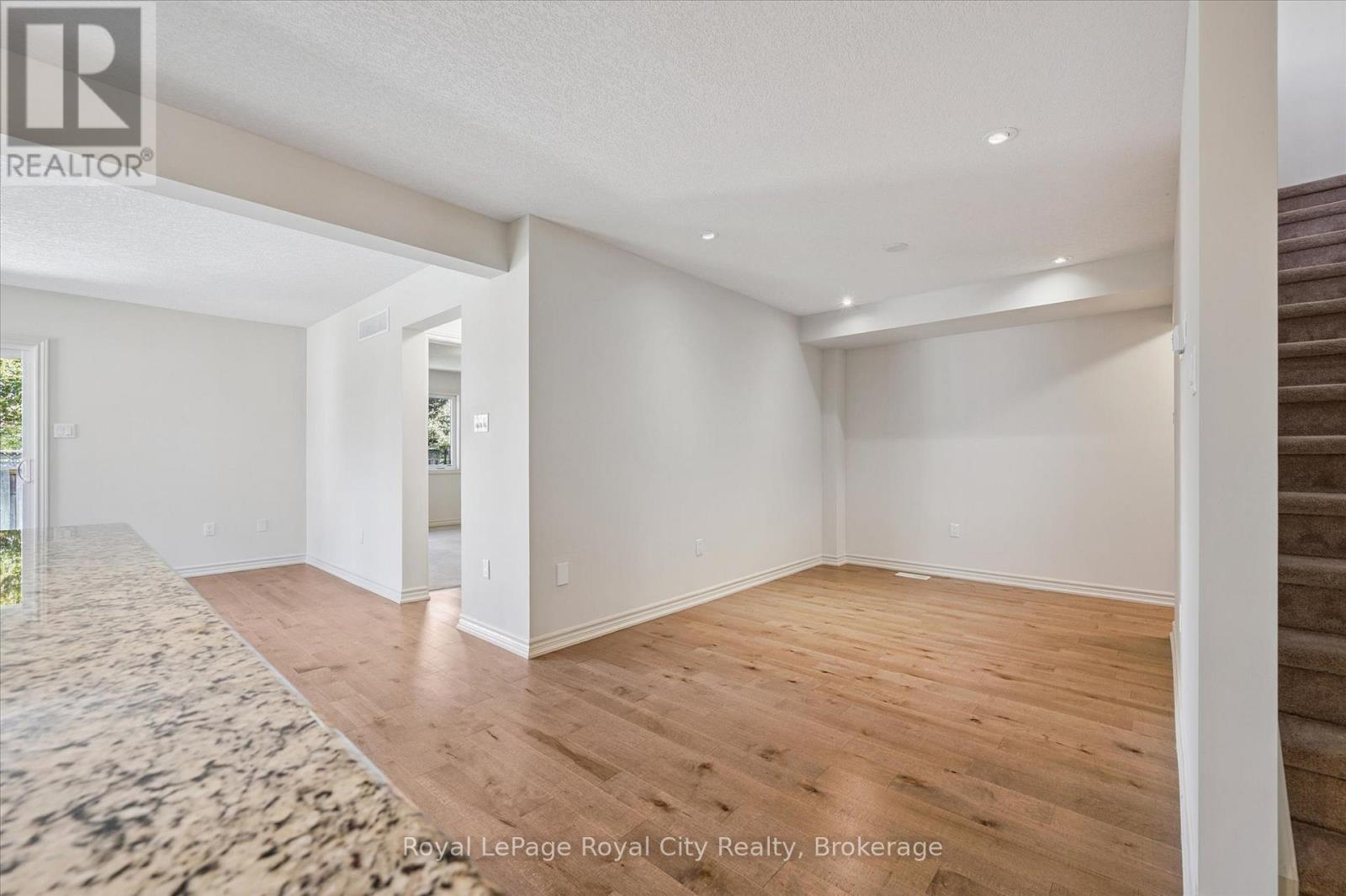 Photo 13 of 52 Aberdeen Street, Centre Wellington ON