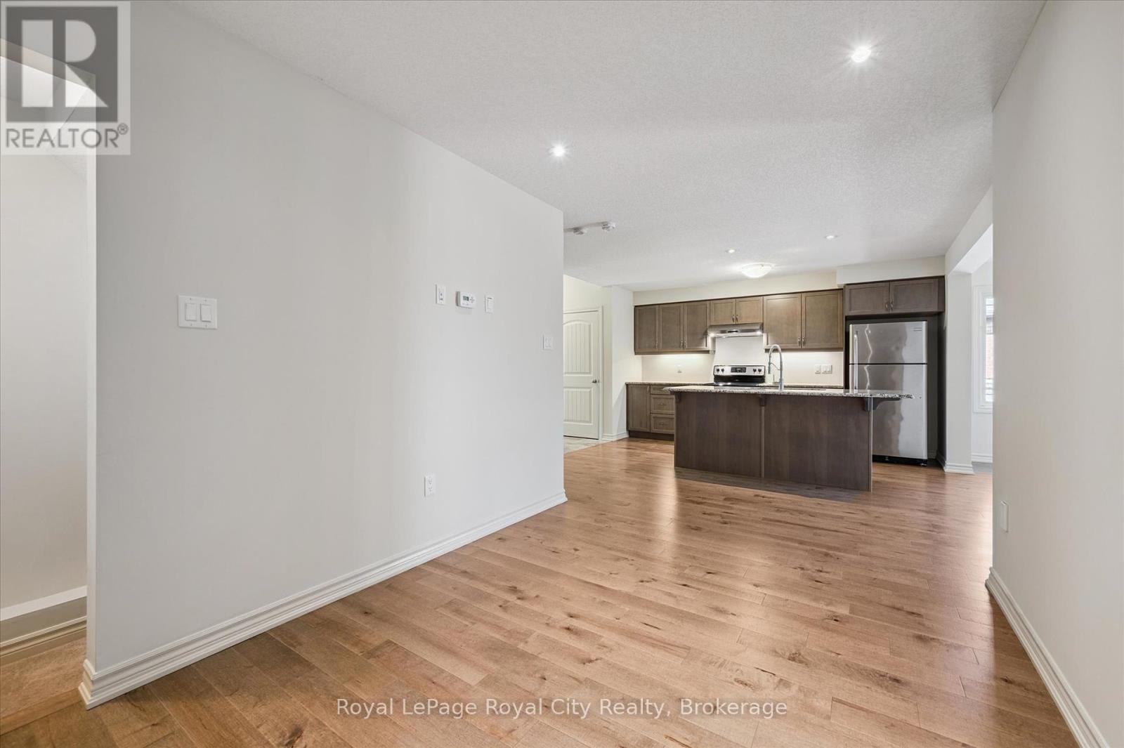 Photo 15 of 52 Aberdeen Street, Centre Wellington ON