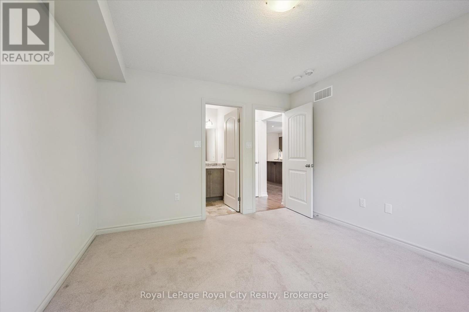 Photo 18 of 52 Aberdeen Street, Centre Wellington ON