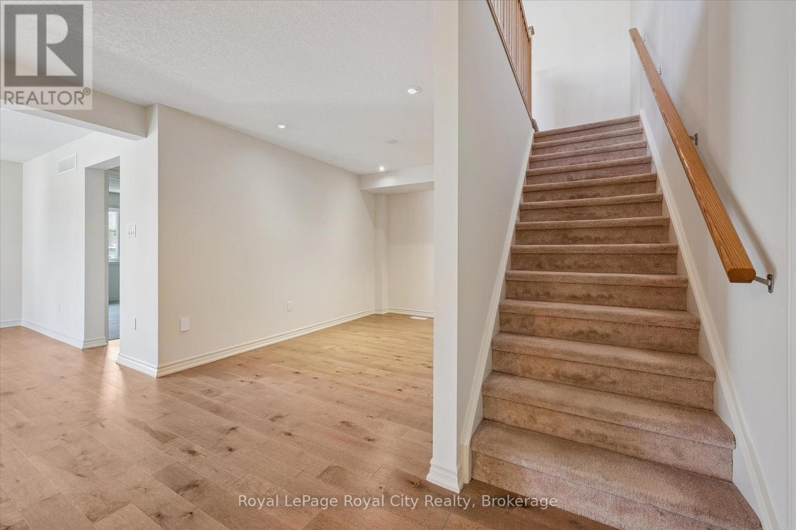 Photo 23 of 52 Aberdeen Street, Centre Wellington ON
