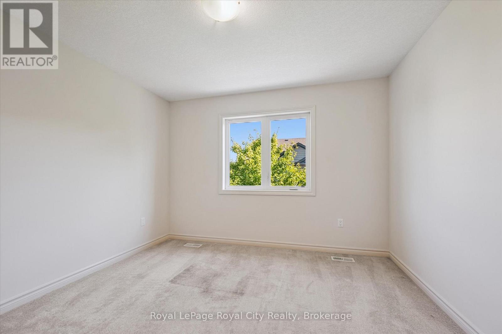 Photo 29 of 52 Aberdeen Street, Centre Wellington ON