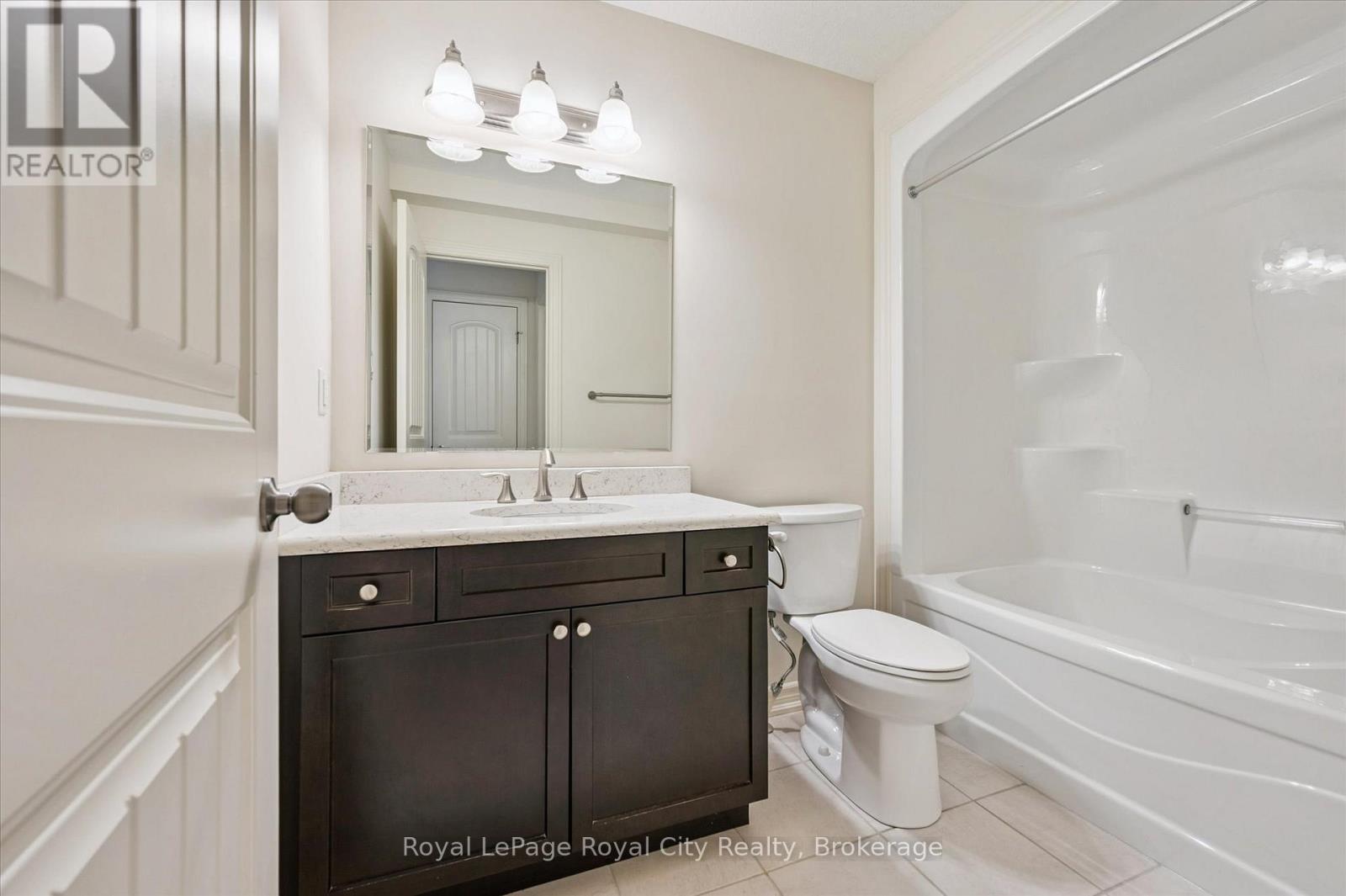 Photo 30 of 52 Aberdeen Street, Centre Wellington ON