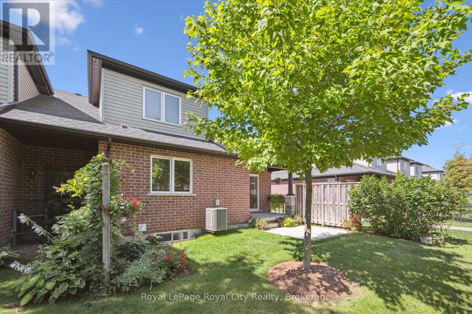 Photo 32 of 52 Aberdeen Street, Centre Wellington ON