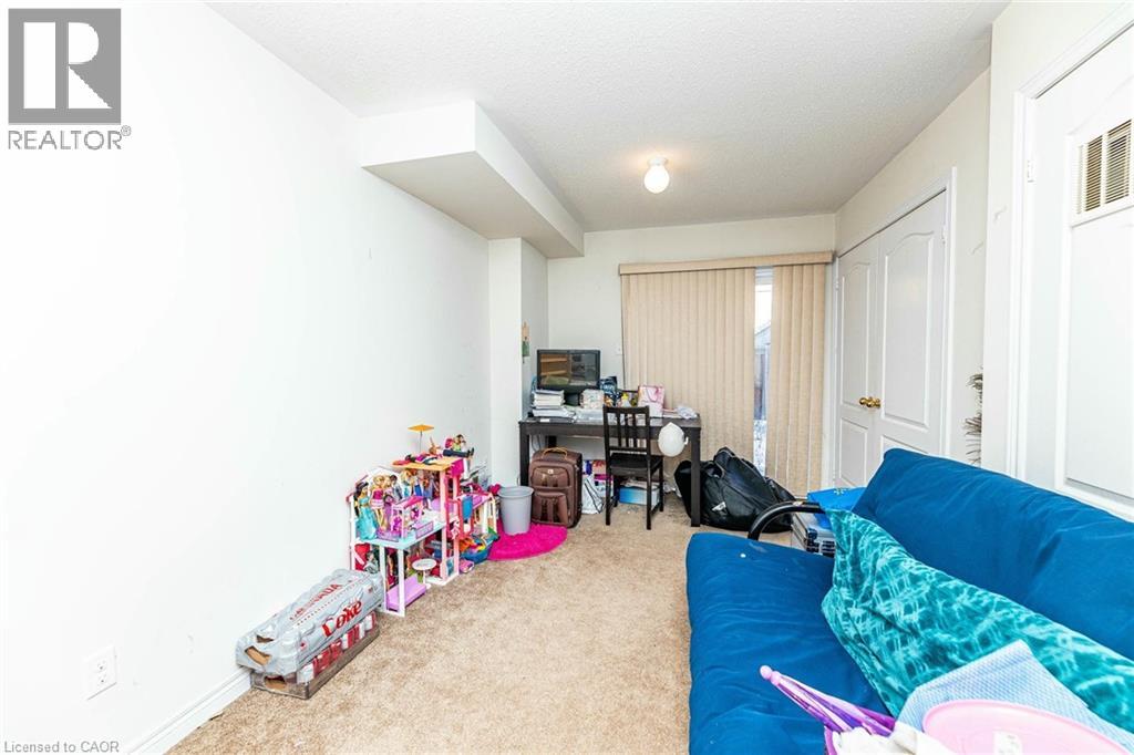 Photo 8 of 107 Sea Drifter Crescent, Brampton ON