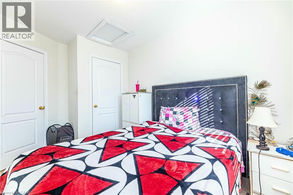 Photo 25 of 107 Sea Drifter Crescent, Brampton ON