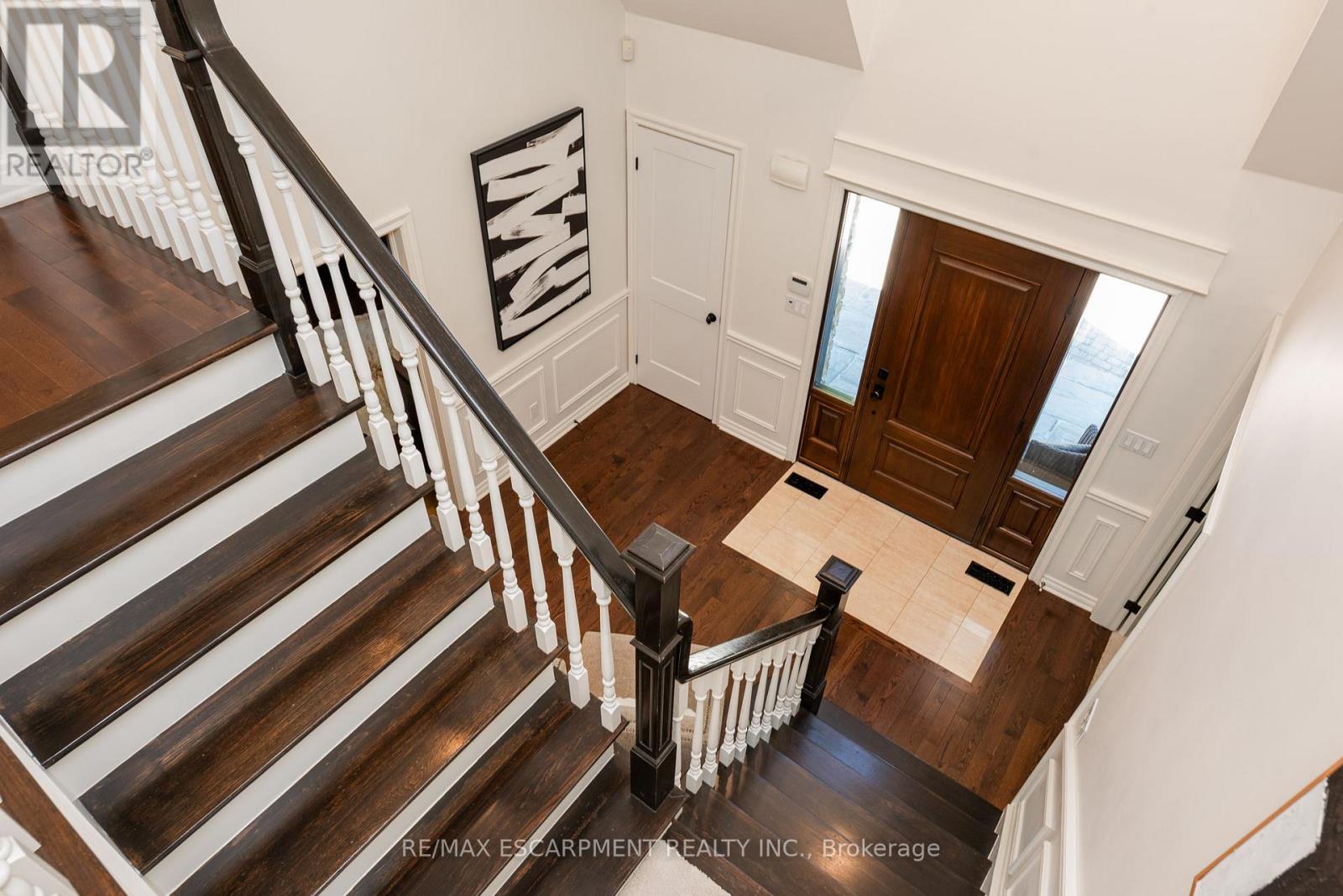 Photo 2 of 1353 Hazelton Boulevard, Burlington ON