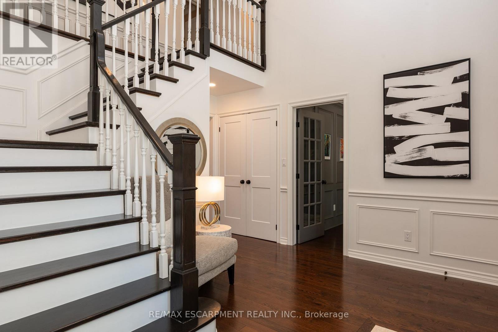 Photo 5 of 1353 Hazelton Boulevard, Burlington ON