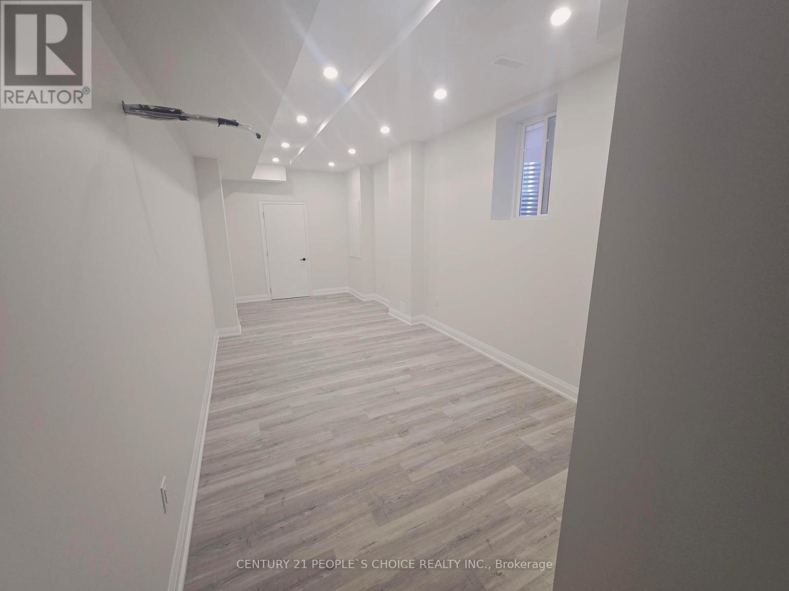 Photo 2 of Bsmt 15 William Crawley Way, Oakville ON