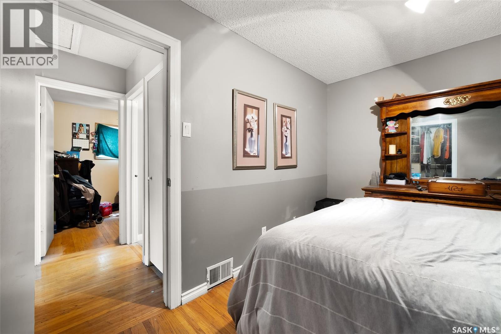 Photo 11 of 360 Angus Street, Regina SK