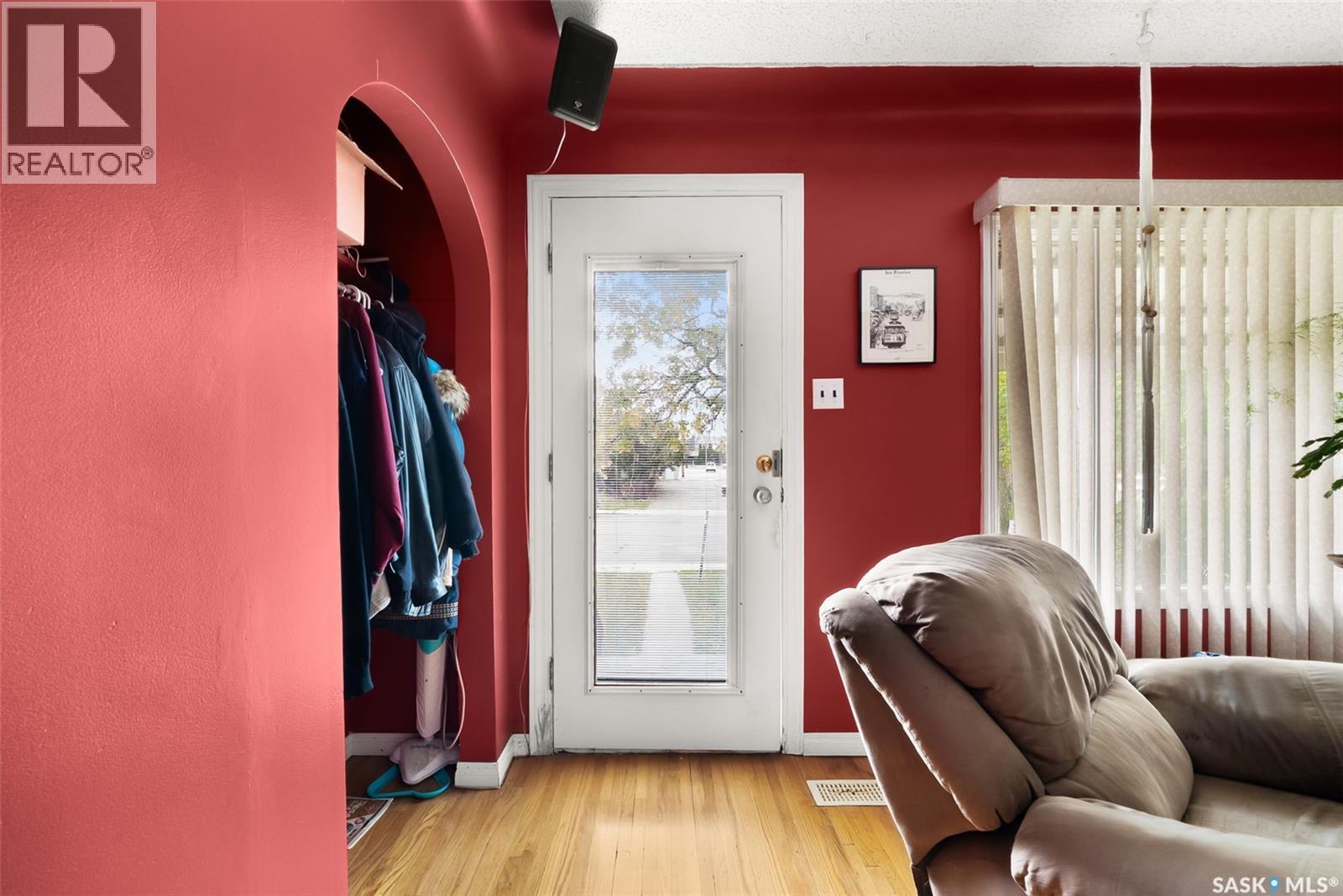 Photo 3 of 360 Angus Street, Regina SK