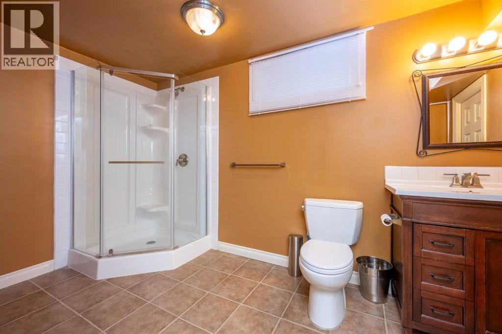 Single Family House Bungalow for Sale in  Harrow Crescent SW Haysboro Calgary 