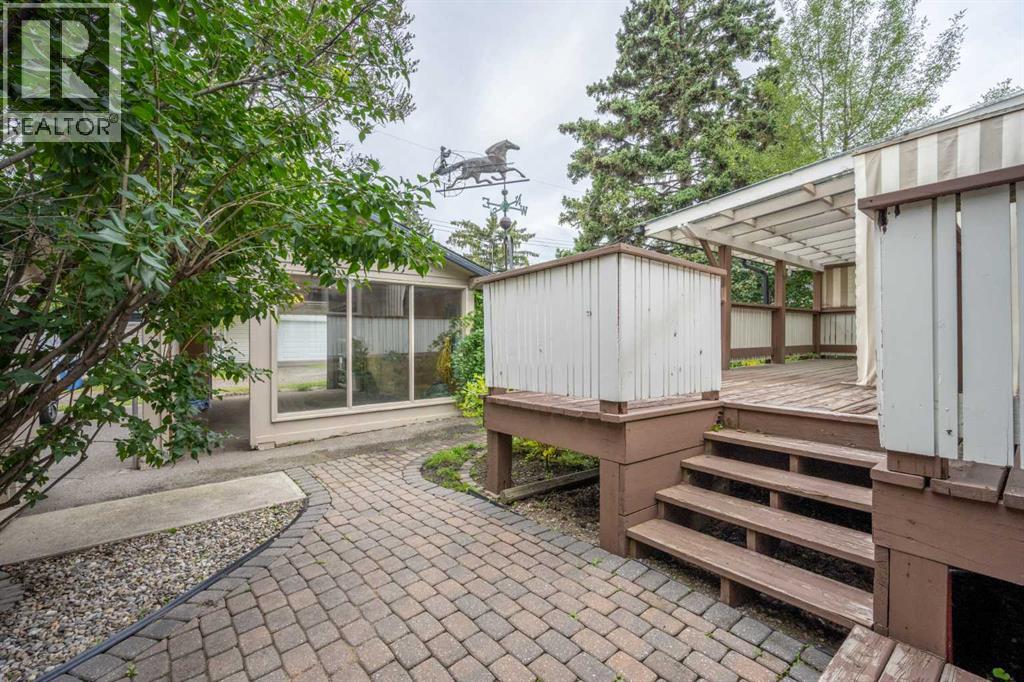 Single Family House Bungalow for Sale in  Harrow Crescent SW Haysboro Calgary 