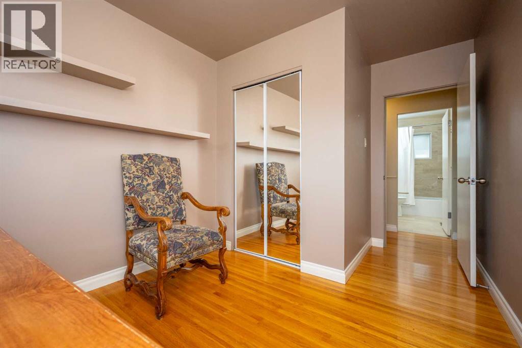 Single Family House Bungalow for Sale in  Harrow Crescent SW Haysboro Calgary 
