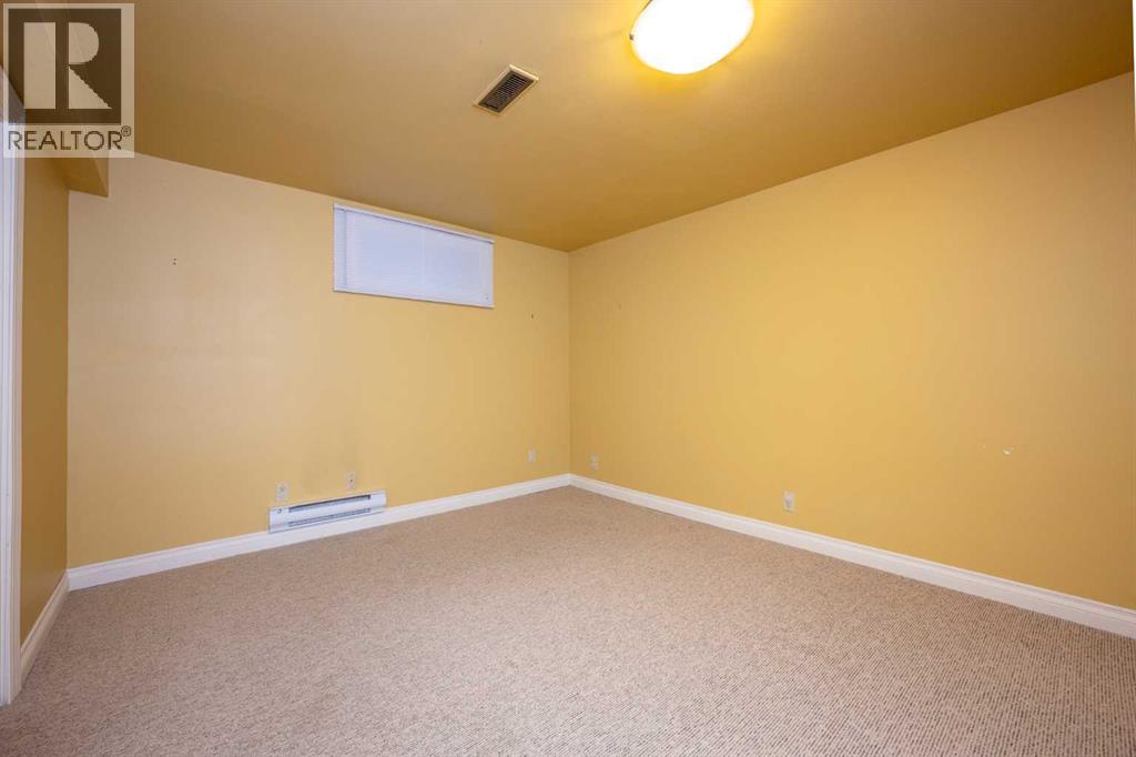 Single Family House Bungalow for Sale in  Harrow Crescent SW Haysboro Calgary 