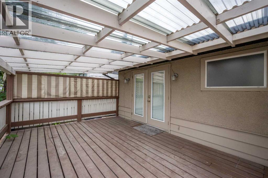 Single Family House Bungalow for Sale in  Harrow Crescent SW Haysboro Calgary 