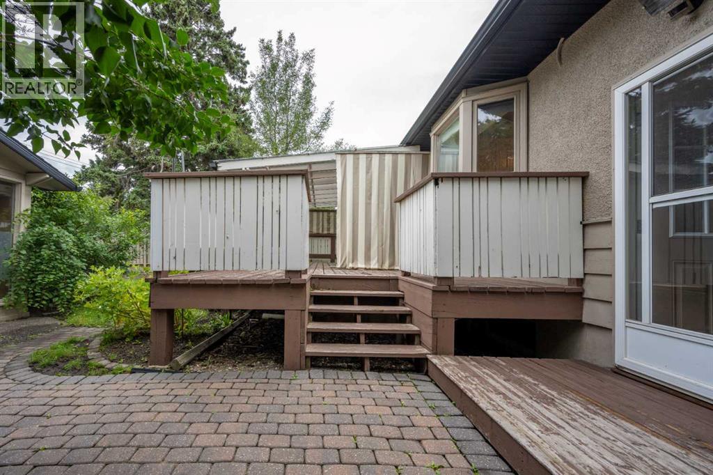 Single Family House Bungalow for Sale in  Harrow Crescent SW Haysboro Calgary 