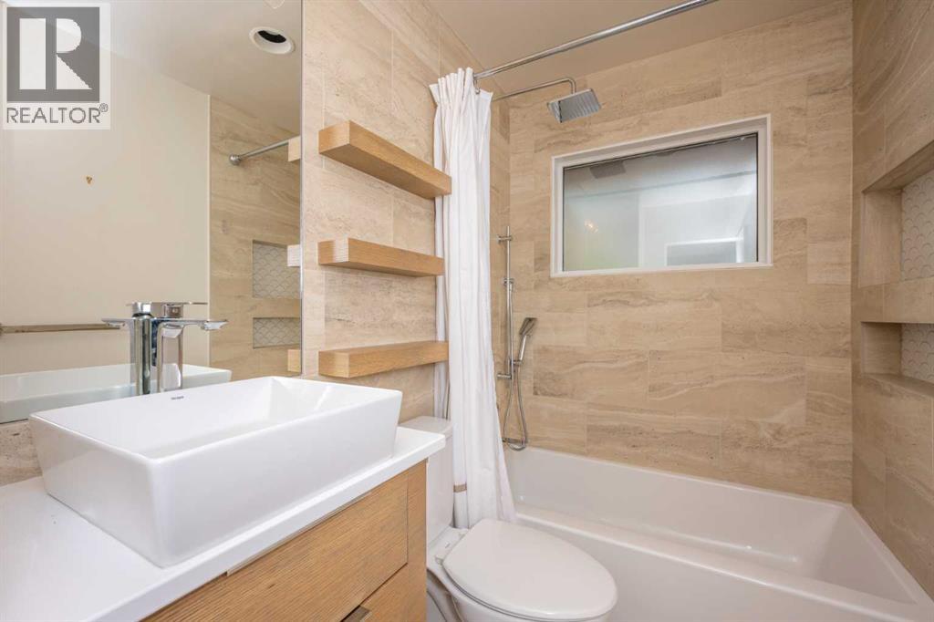 Single Family House Bungalow for Sale in  Harrow Crescent SW Haysboro Calgary 