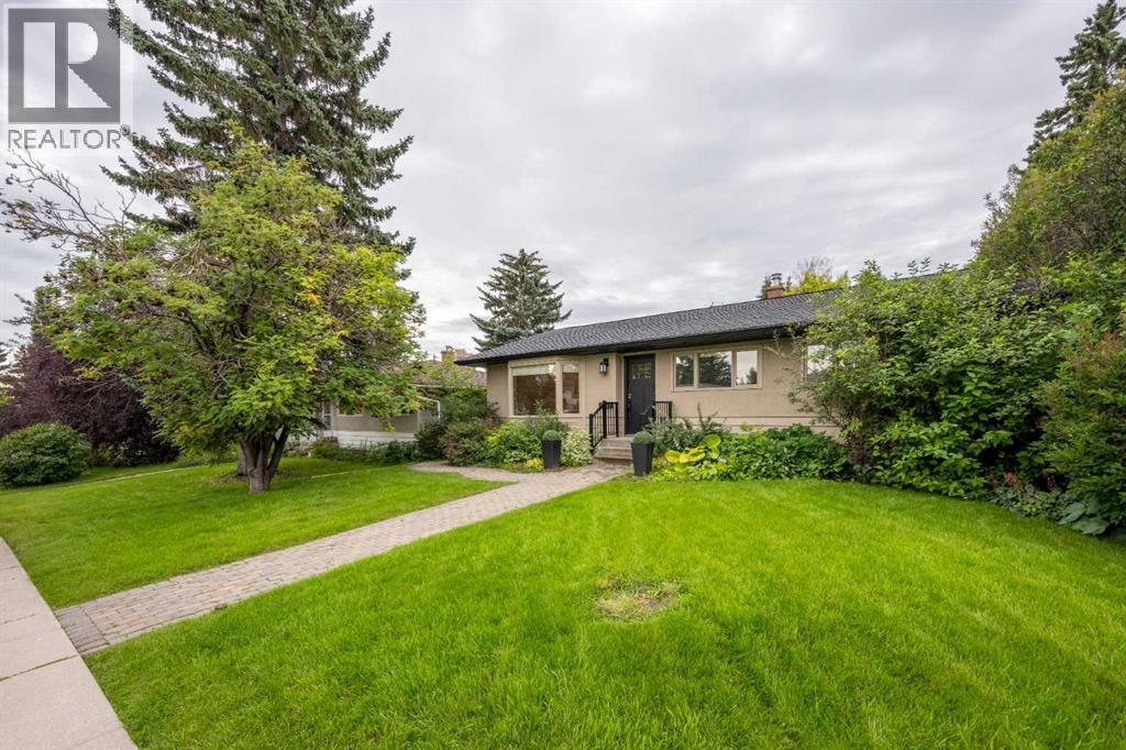 Single Family House Bungalow for Sale in  Harrow Crescent SW Haysboro Calgary 