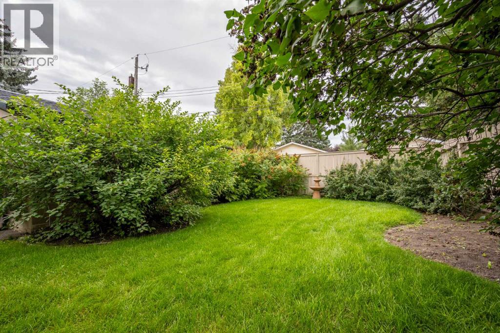 Single Family House Bungalow for Sale in  Harrow Crescent SW Haysboro Calgary 
