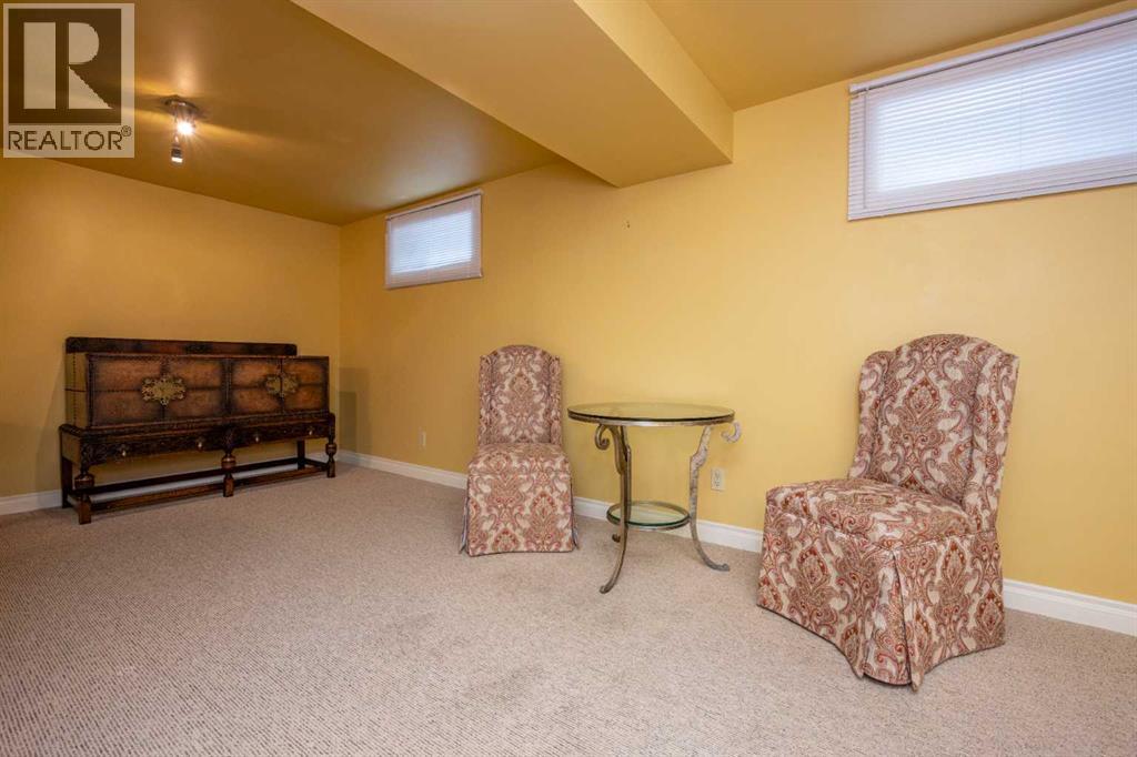 Single Family House Bungalow for Sale in  Harrow Crescent SW Haysboro Calgary 