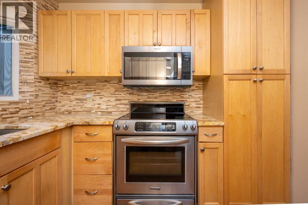 Single Family House Bungalow for Sale in  Harrow Crescent SW Haysboro Calgary 