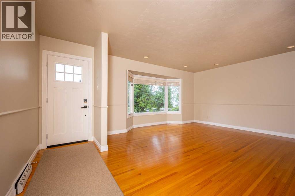Single Family House Bungalow for Sale in  Harrow Crescent SW Haysboro Calgary 