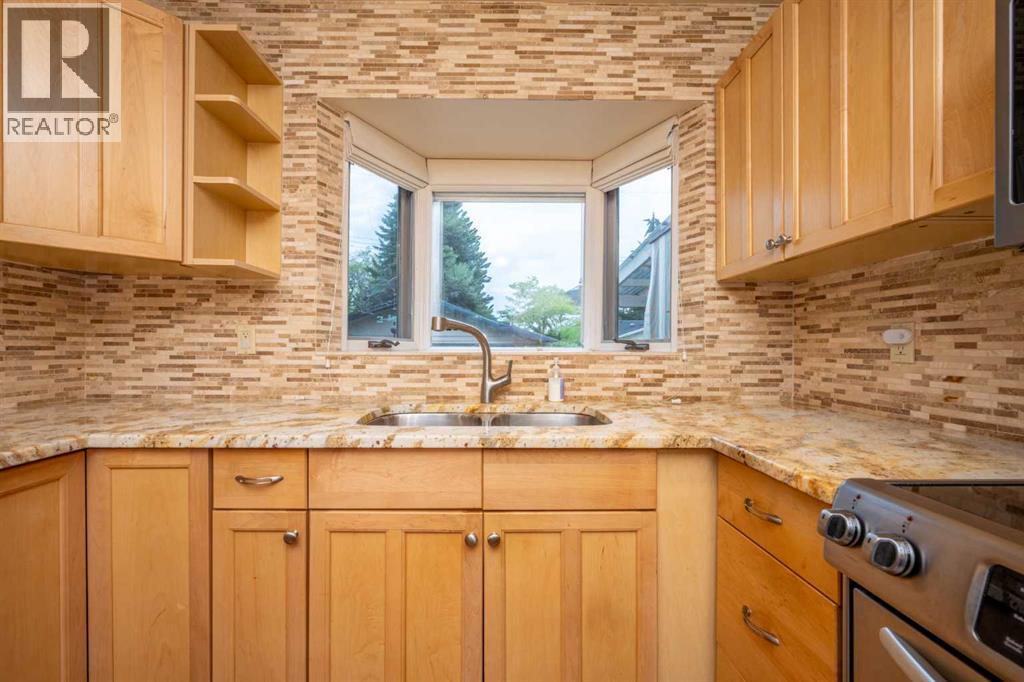 Single Family House Bungalow for Sale in  Harrow Crescent SW Haysboro Calgary 