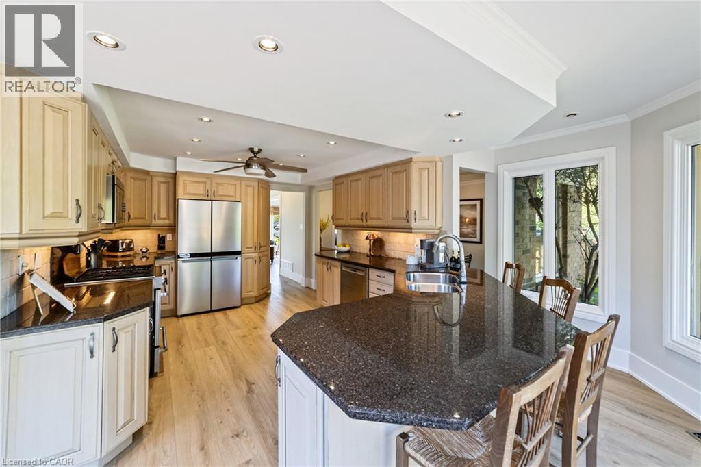 Photo 11 of 2131 Upland Drive, Burlington ON