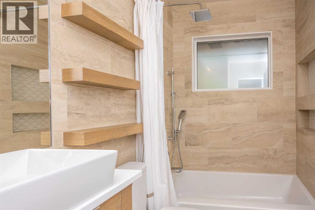 Single Family House Bungalow for Sale in  Harrow Crescent SW Haysboro Calgary 