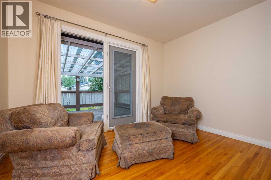 Single Family House Bungalow for Sale in  Harrow Crescent SW Haysboro Calgary 