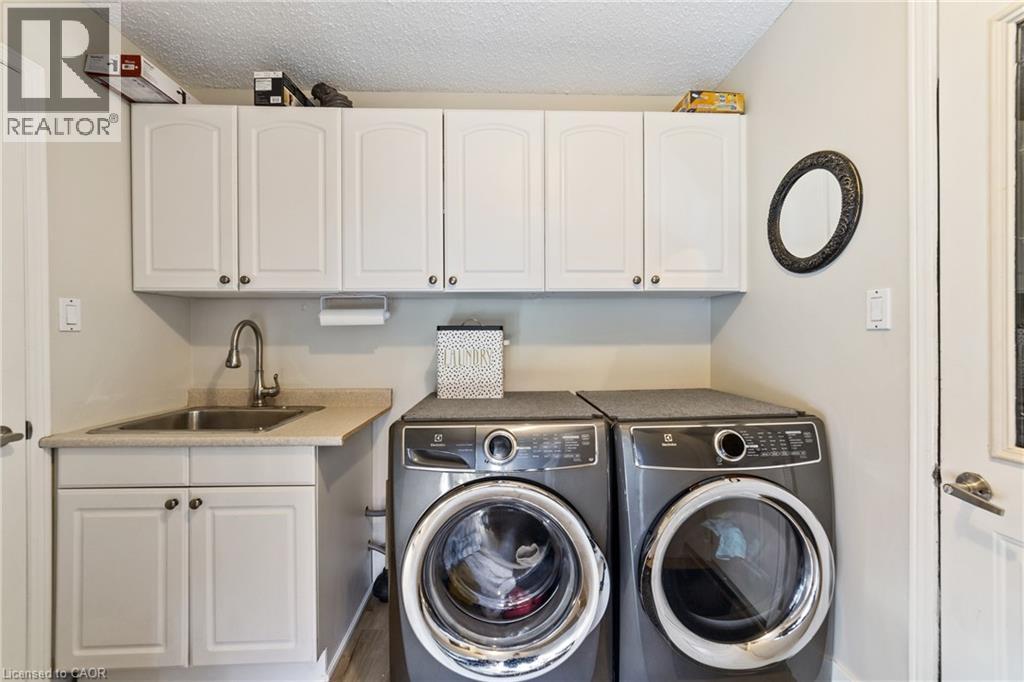 Photo 13 of 2131 Upland Drive, Burlington ON