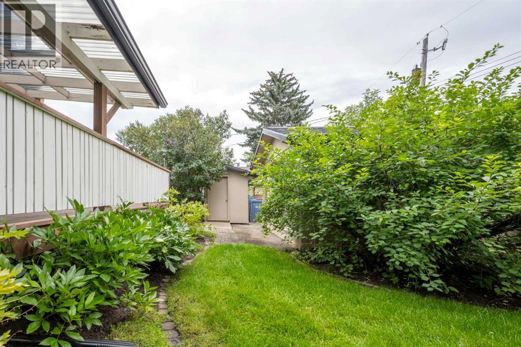 Single Family House Bungalow for Sale in  Harrow Crescent SW Haysboro Calgary 