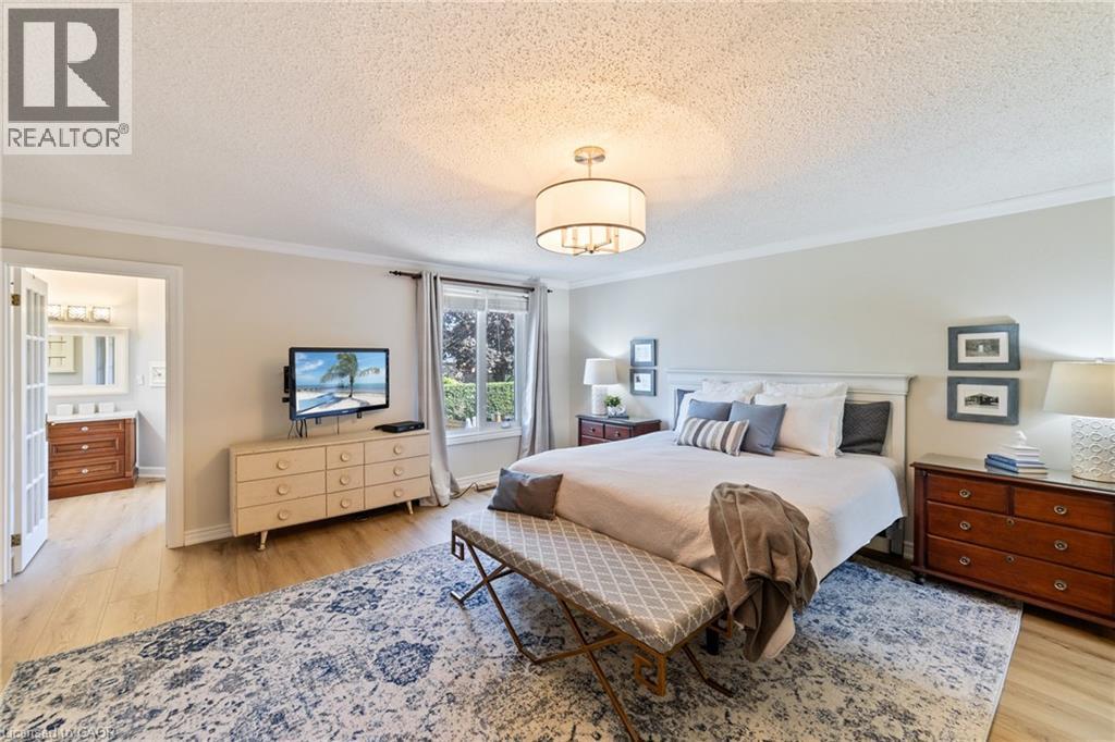 Photo 18 of 2131 Upland Drive, Burlington ON