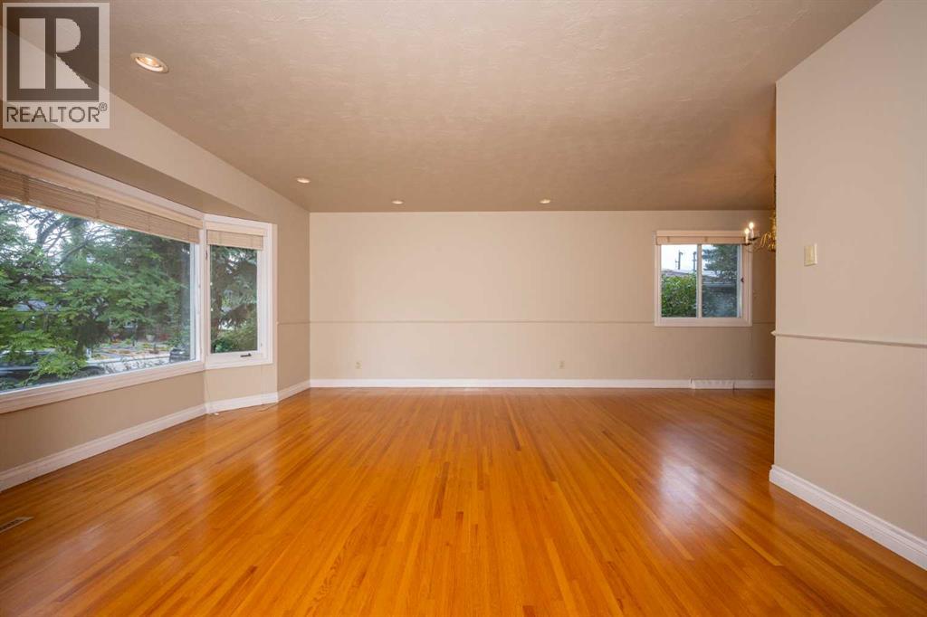 Single Family House Bungalow for Sale in  Harrow Crescent SW Haysboro Calgary 