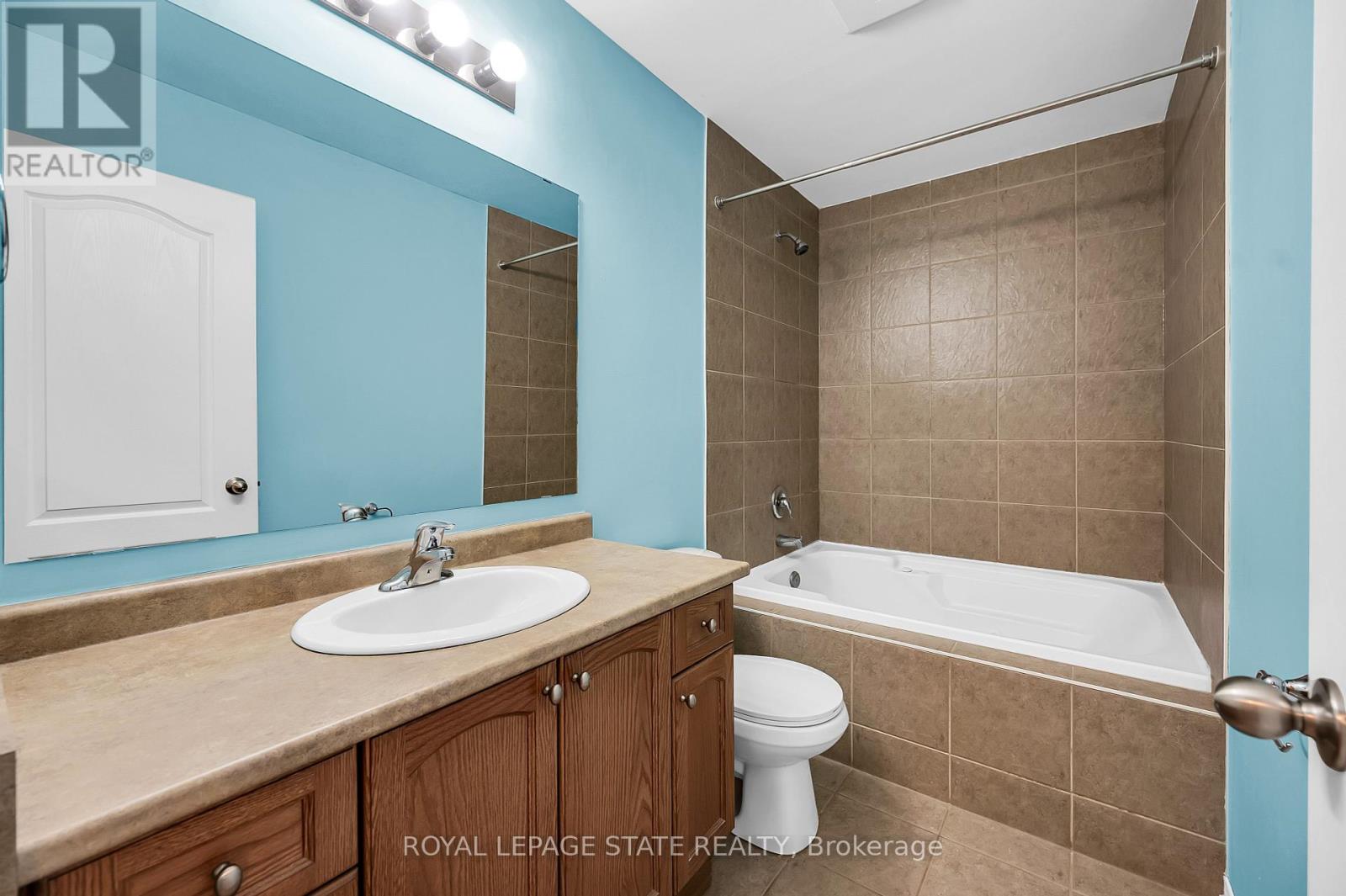 Photo 31 of 24 170 Palacebeach Trail, Hamilton ON