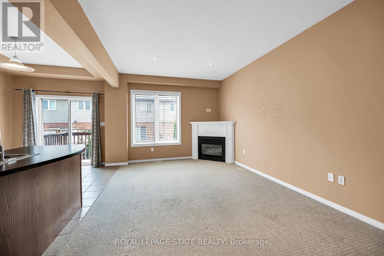 Photo 8 of 24 170 Palacebeach Trail, Hamilton ON