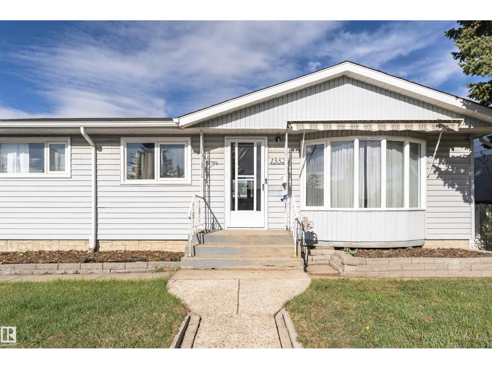 Photo 18 of 13520 113 A St Nw, Edmonton AB