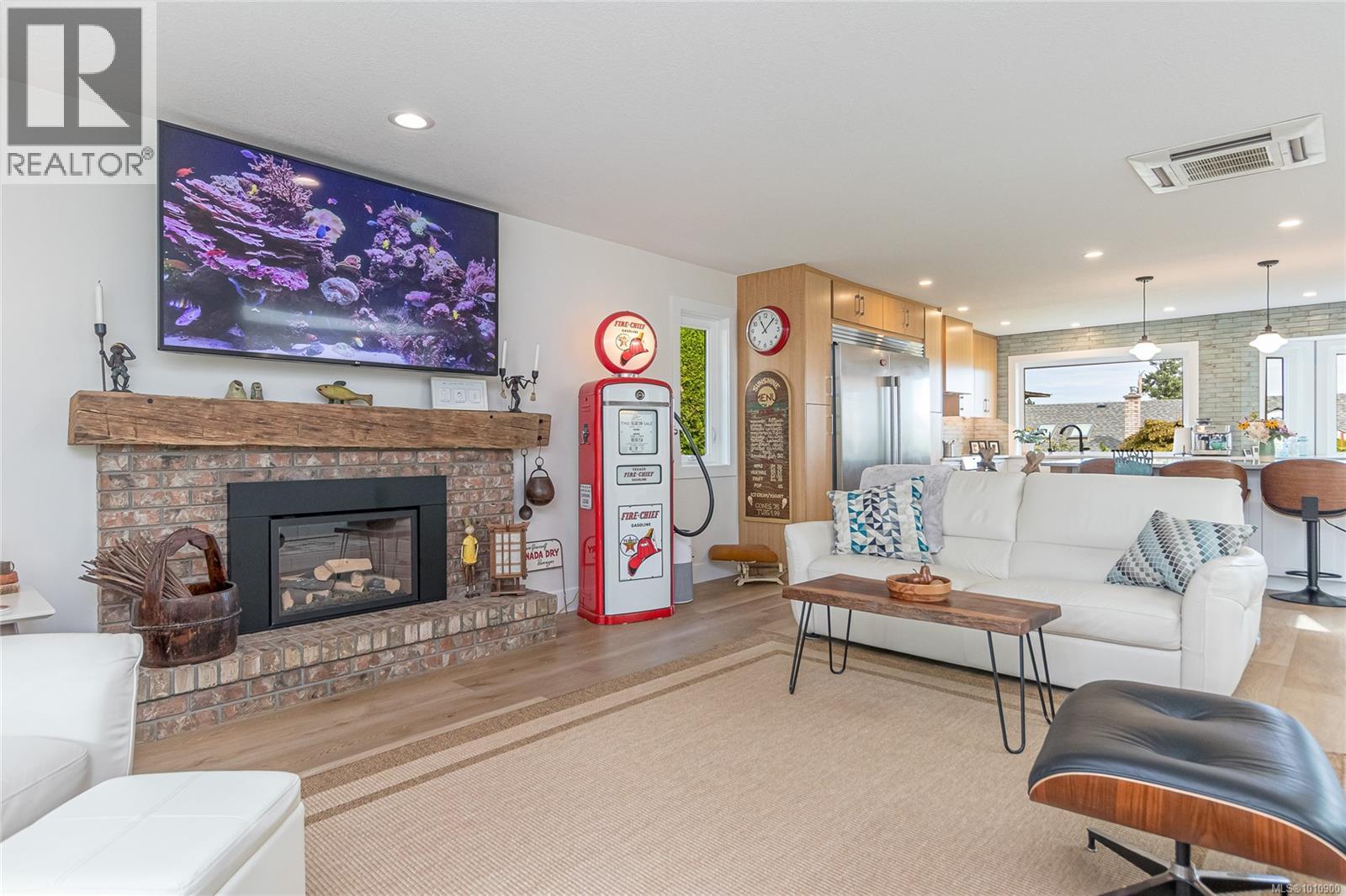 Photo 11 of 143 Denman Dr, Qualicum Beach BC