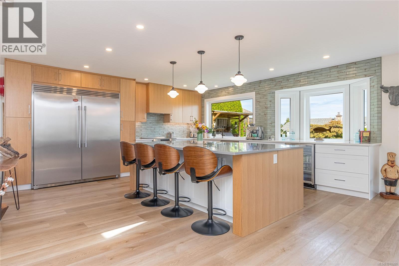 Photo 18 of 143 Denman Dr, Qualicum Beach BC