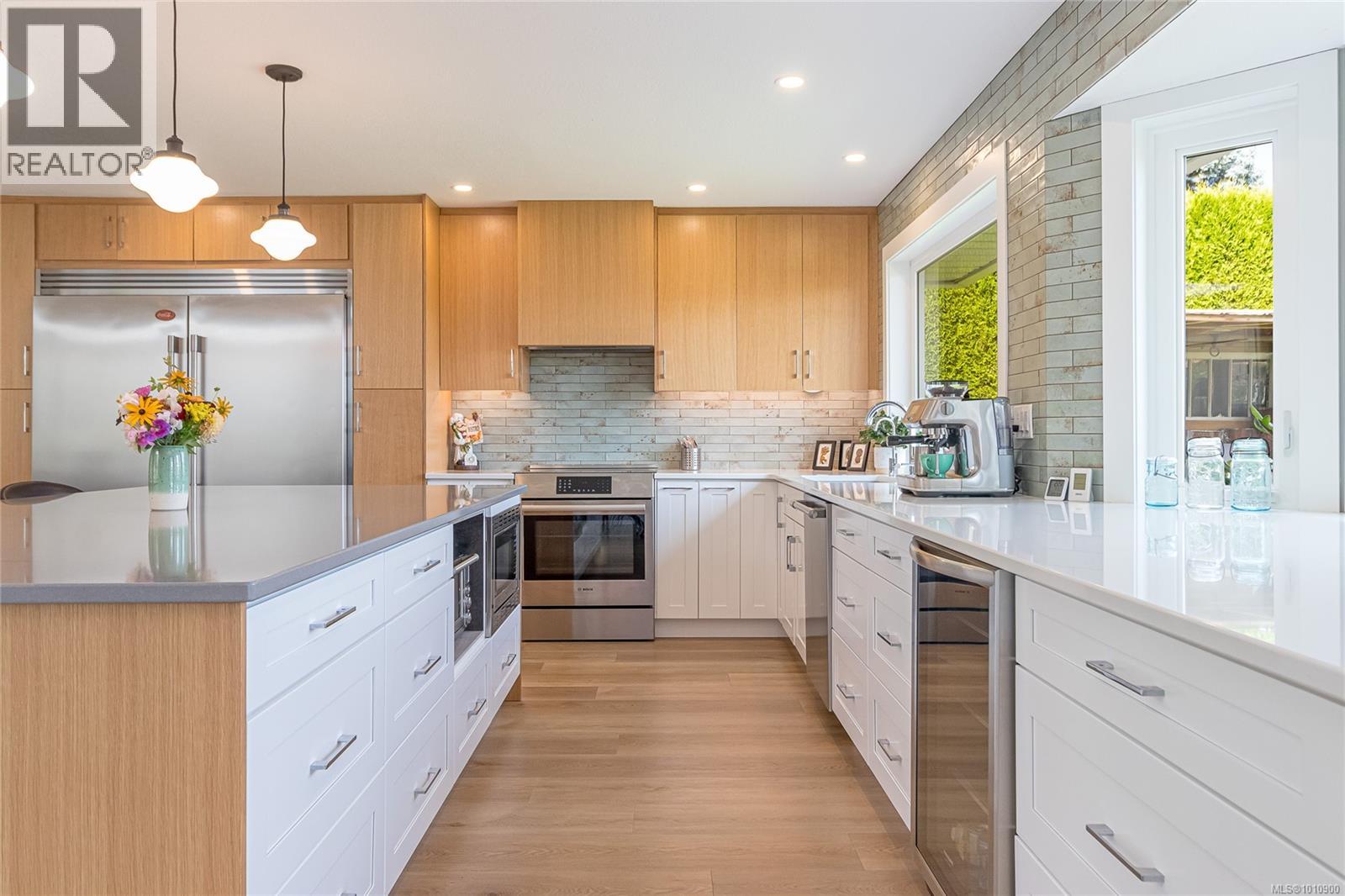 Photo 19 of 143 Denman Dr, Qualicum Beach BC