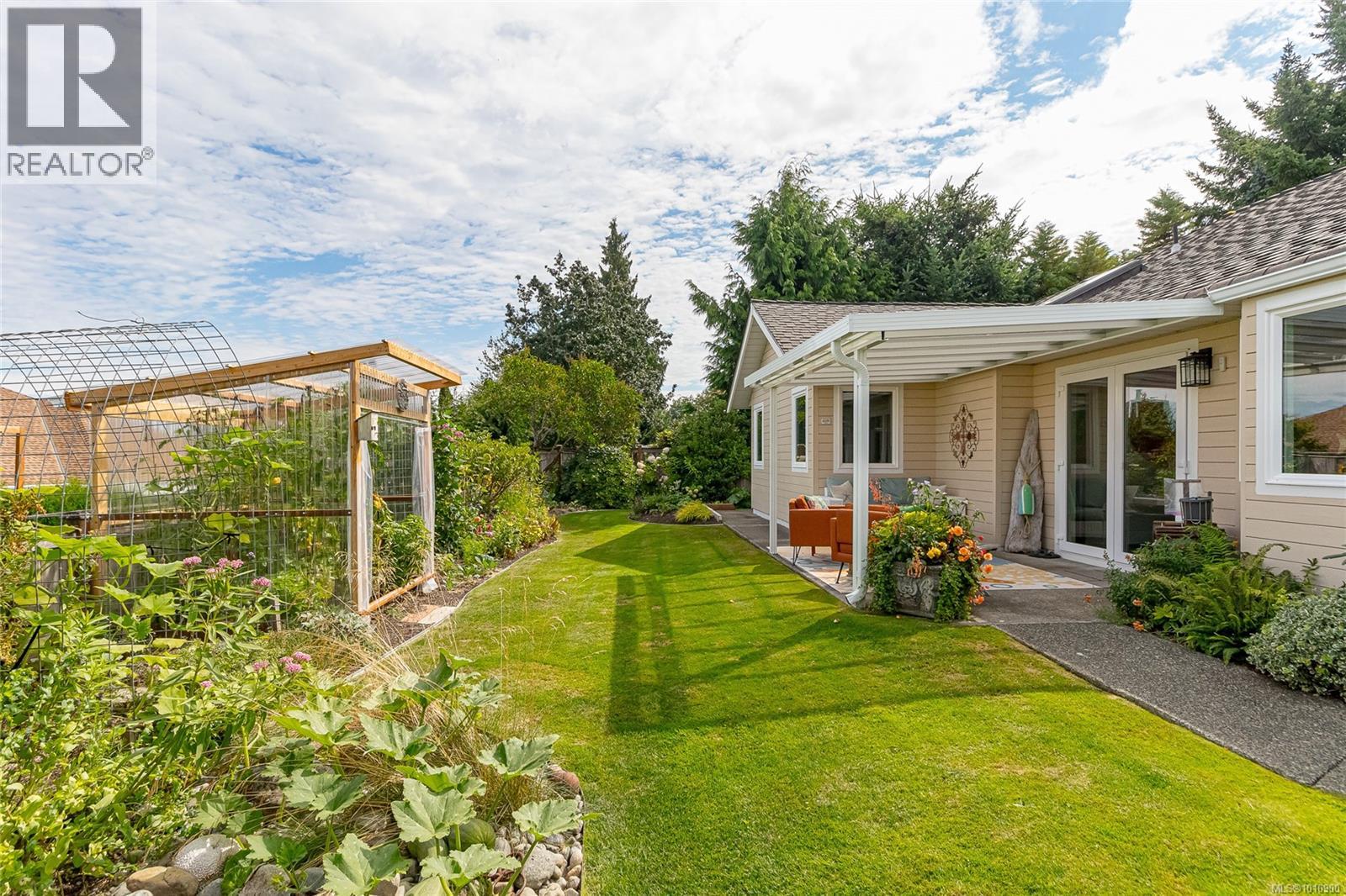 Photo 45 of 143 Denman Dr, Qualicum Beach BC