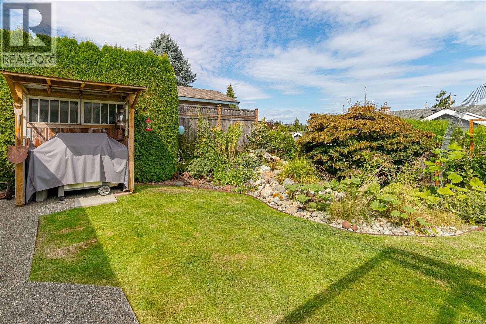 Photo 47 of 143 Denman Dr, Qualicum Beach BC