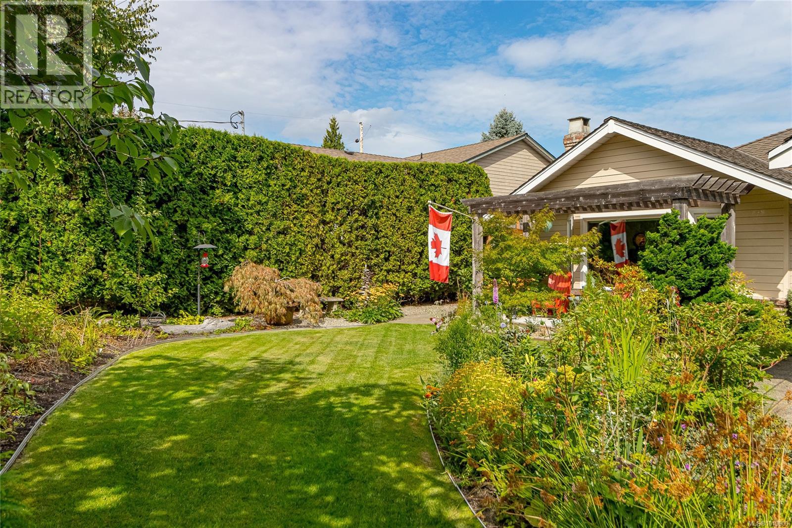 Photo 54 of 143 Denman Dr, Qualicum Beach BC