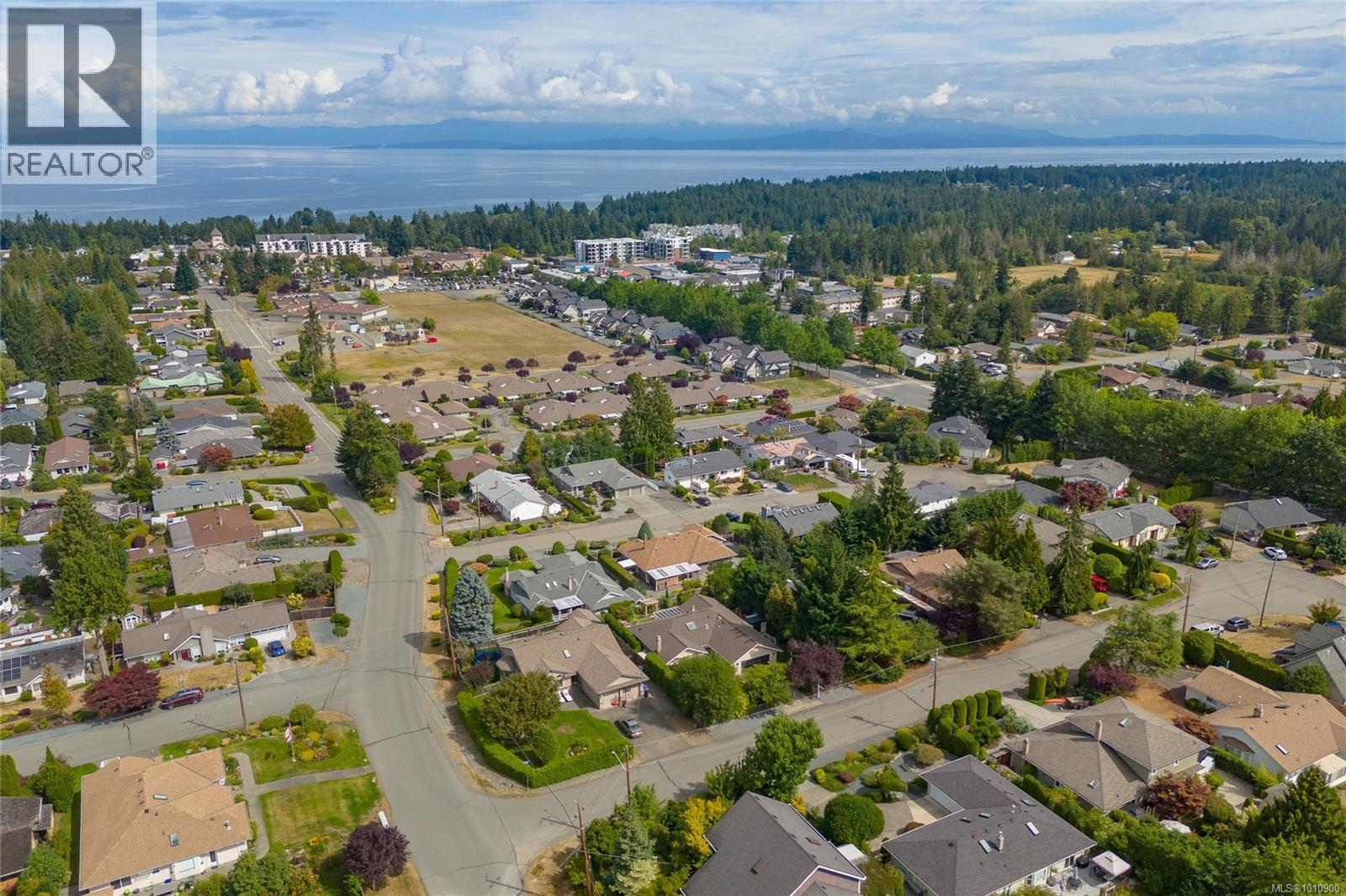 Photo 59 of 143 Denman Dr, Qualicum Beach BC