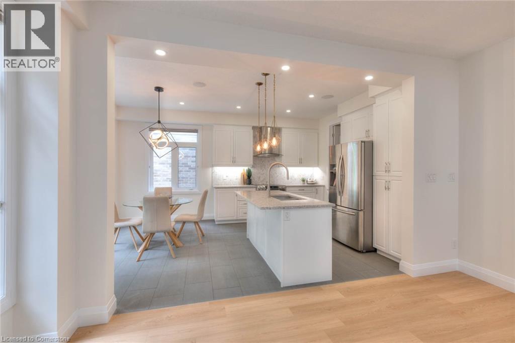 Photo 11 of 30 Mistywood Street, Kitchener ON