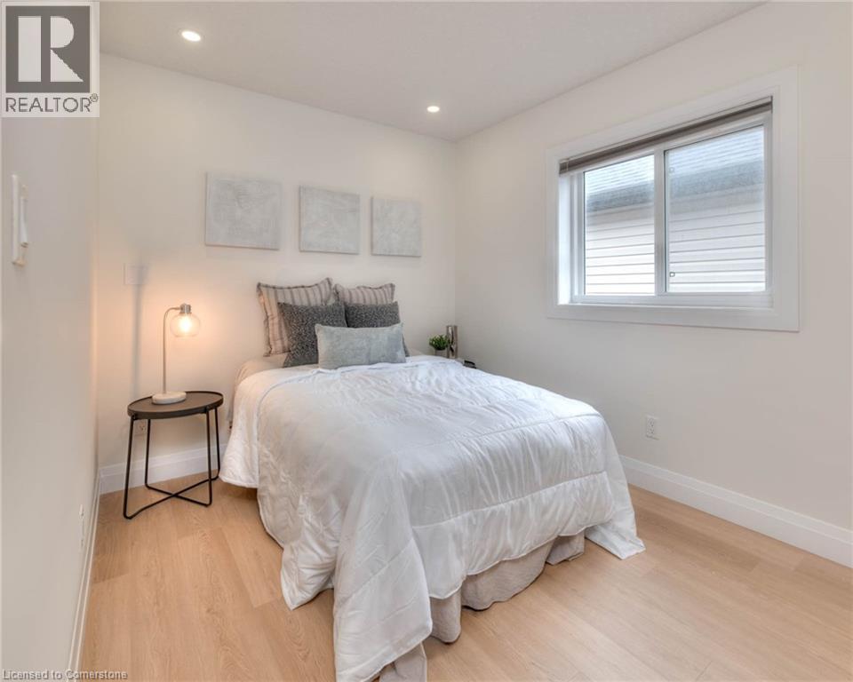 Photo 28 of 30 Mistywood Street, Kitchener ON