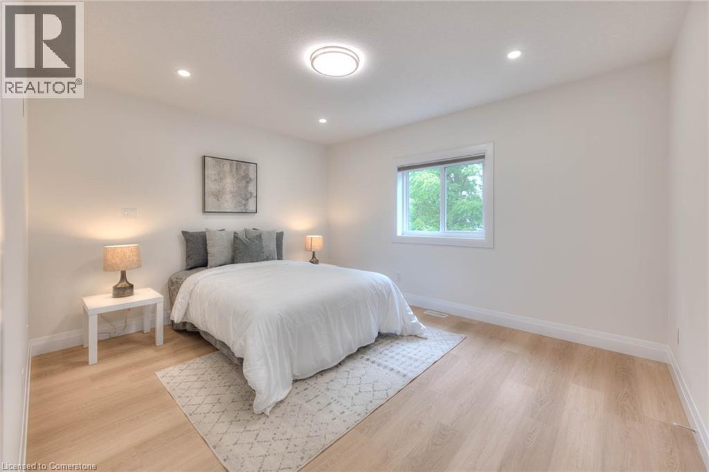 Photo 29 of 30 Mistywood Street, Kitchener ON