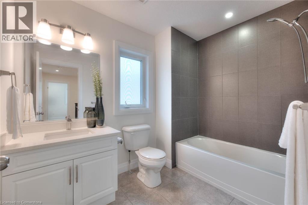 Photo 31 of 30 Mistywood Street, Kitchener ON