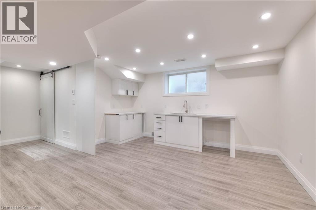 Photo 35 of 30 Mistywood Street, Kitchener ON